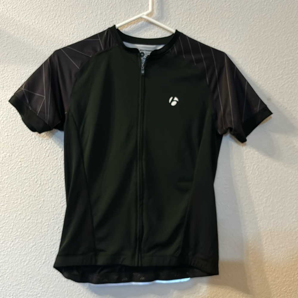 Bontrager zip up bike top with drink pouches in back size medium